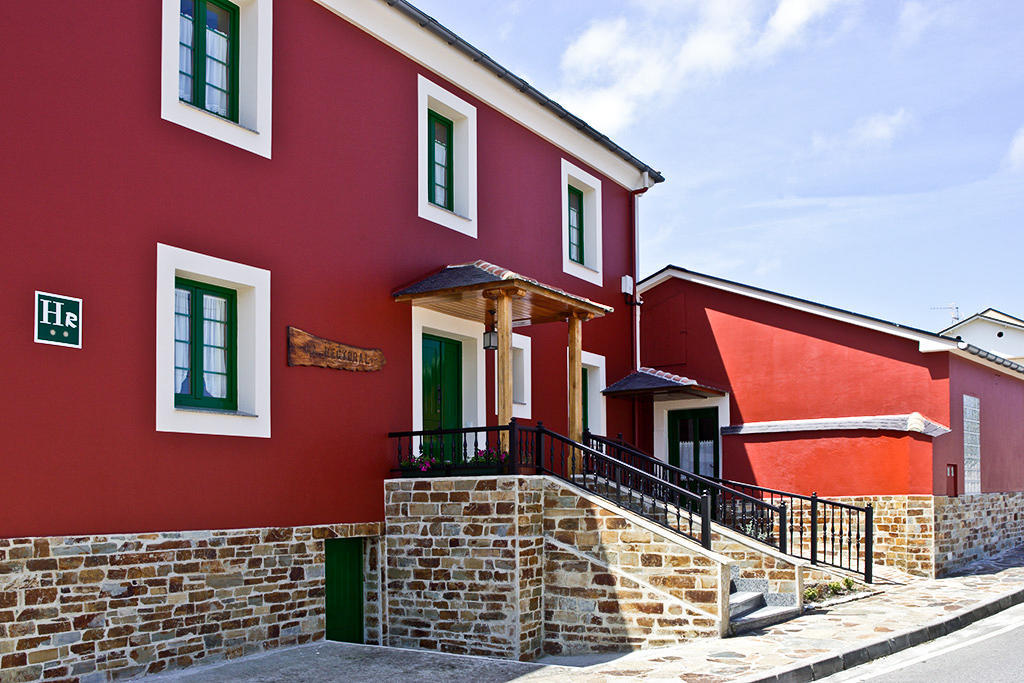 Pensjonat La Rectoral De San Juan El Franco Zewnętrze zdjęcie